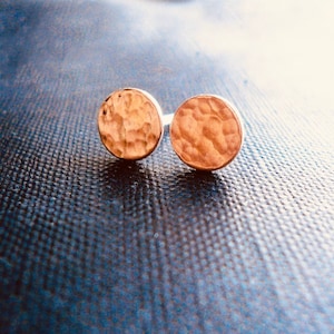 Rose Gold Dot Earrings, Rose Gold Coin Earrings - Dainty Rose Gold Post Earrings, Hammered Rose Gold Dot Earrings, 14K Gold Filled Circles