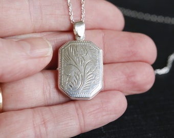 Vintage Locket Necklace. Large etched sterling silver photo locket. Unique locket keepsake gift. Instant family heirloom. Silver locket.