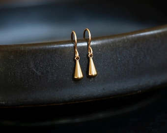 Small Gold Drop Earrings. 14K Gold Filled and Solid Bronze Earrings. Minimalist Gold Teardrop Earrings. Perfect Everyday Gold Earrings.