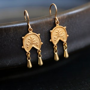 Ancient Greek Style Earrings.  14K Gold Filled and Brass Earrings. Dainty Gold chandelier earrings. Gold Wedding Earrings. Bridesmaid Gift.