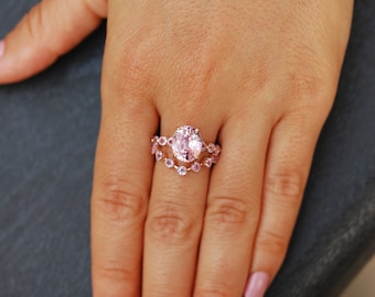 Rose Gold Engagement Ring. 3.5 Peach Pink sapphire engagement ring One of a kind ring Sapphire Oval cut ring by Eidelprecious