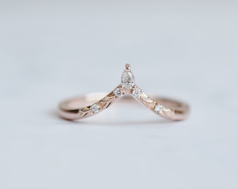 Dainty Filigree Chevron diamond band. V-shape Wedding Band. Stackable band. Gold Diamond Band. Moissanite band.