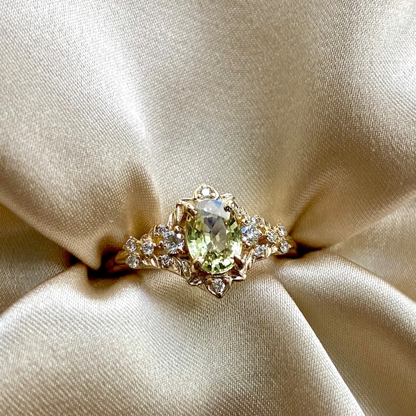 Arwen jasmine sapphire engagement ring. LOTR Fantasy ring. Gold engagement ring. Light yellow green sapphire and diamond ring Eidelprecious