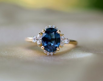 Classic blue sapphire engagement ring Princess Diana Ring Oval Blue sapphire diamonds engagement ring Elegant Gold  Engagement Ring