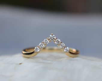 2mm Chevron diamond band. Curved Wedding Band. Stackable band. Gold Diamond Band. Moissanite band.