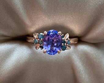 Blueberry tanzanite engagement ring rose Gold. Cluster gemstone ring. Teal and Purple Ring for modern bride