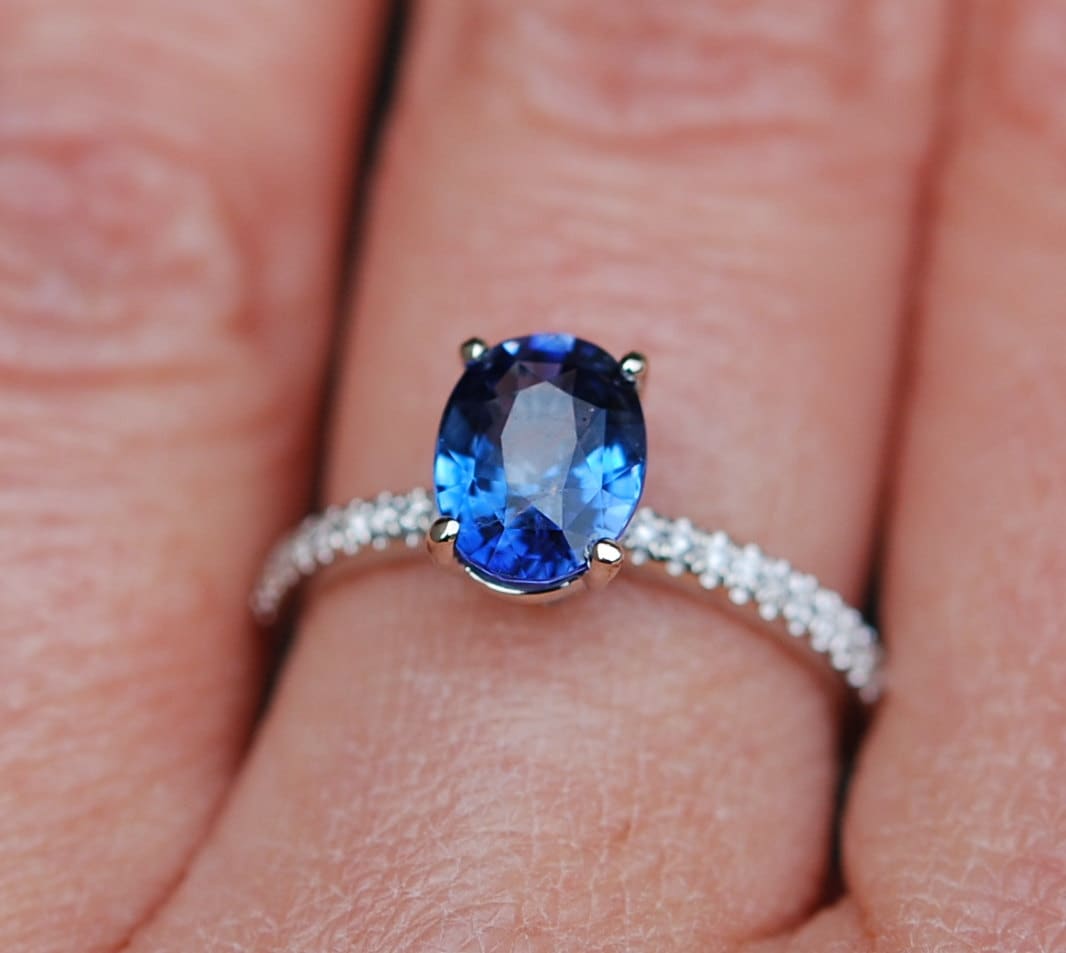 Blue sapphire ring. 2.28ct Cornflower blue sapphire ring diamond ring ...