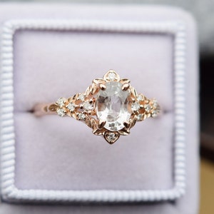 Arwen white sapphire and diamond engagement ring in gold. Cluster, multi-stone, statement ring. Fantasy LOTR alternative ring, EidelPrecios. image 3