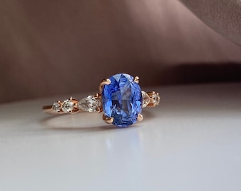 Vivid Blue Ceylon Sapphire Engagement Ring. Oval blue sapphire ring. Classic and elegant engagement ring. Rose gold sapphire diamond ring