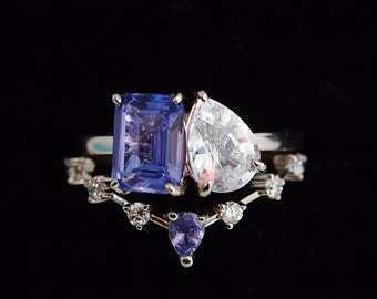 Periwinkle Toi et moi engagement ring set. Tanzanite sapphire ring Moi et toi. 2 stone engagement ring. Violet ring and white ring.