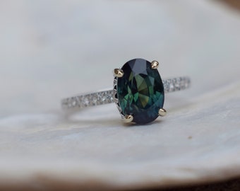 Green Sapphire and diamonds Ring. Oval Sapphire engagement ring. Oval Green sapphire Ring. 14k white gold Eidelprecious