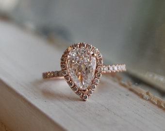 Rose Gold Engagement Ring. Pear Engagement Ring. Rose gold Pear Diamond Ring Pear Cut Diamond Ring. 1ct White D/VS1 Diamond Ring.