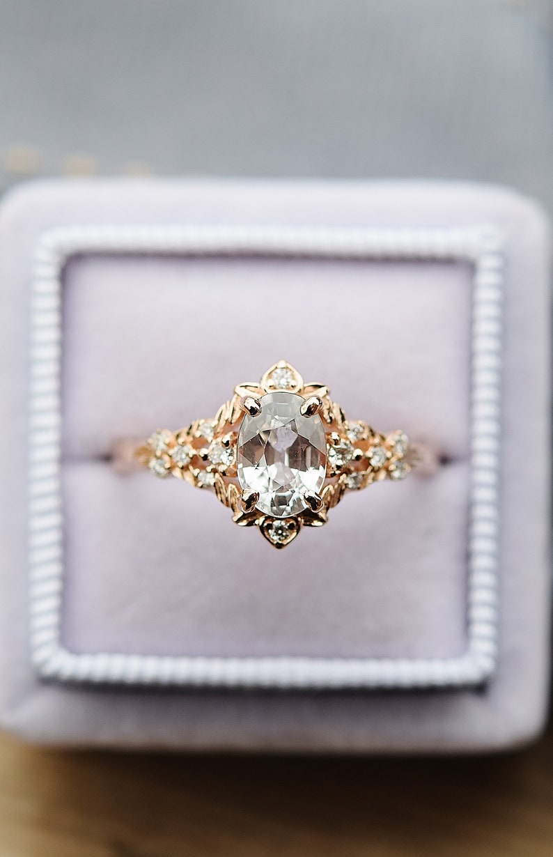 Arwen white sapphire and diamond engagement ring in gold. Cluster, multi-stone, statement ring. Fantasy LOTR alternative ring, EidelPrecios. image 7