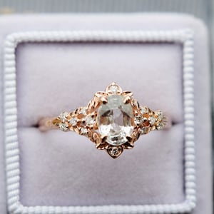 Arwen white sapphire and diamond engagement ring in gold. Cluster, multi-stone, statement ring. Fantasy LOTR alternative ring, EidelPrecios. image 9