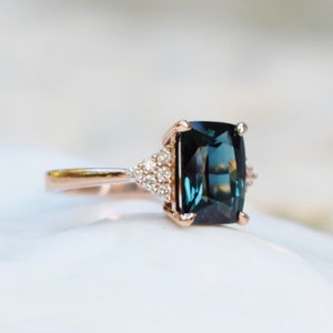 Peacock sapphire engagement ring. Modern Teal sapphire ring. Radiant cut wedding ring. Blue Green sapphire diamond anniversary ring Martini