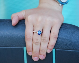 Blue sapphire ring. Pear cut Sapphire Ring 2.5ct. 14k Rose Gold Diamond ring Pear Sapphire Ring by Eidelprecious. Something Blue.