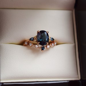 Oval Teal Sapphire Bridal set, blue green sapphire multi-stone engagement Ring and wedding band. Rose gold alternative engagement ring.