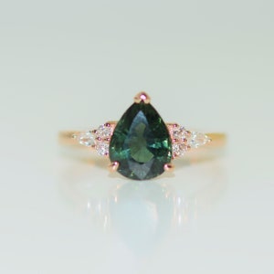 Green sapphire engagement ring. Pear sapphire engagement ring. Sapphire and diamond engagement ring. Rose gold engagement ring Eidelprecious