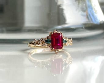 Arwen Ruby engagement ring gold. Fantasy ring. 14k yellow Gold engagement ring. Hollidays 2025 red and green ring by Eidelprecious