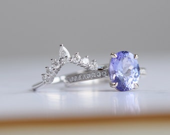 Tanzanite Engagement Ring Set. White Gold tanzanite bridal set. 1.5ct Lavender Lilac Tanzanite oval cut engagement ring and Tiara band