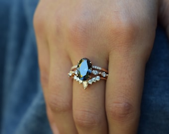 Grey moissanite engagement ring set. Crown ring set. Moissanite and diamond Bridal set. 14k gold wedding set by Eidelprecious