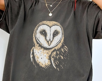 Barn Owl Graphic Tee Cute Owl Shirt Gift Owl Lover Bird Shirt Retro Night Owl Gift Girlfriend Owl Shirt for Him Her Vintage Animal Tee