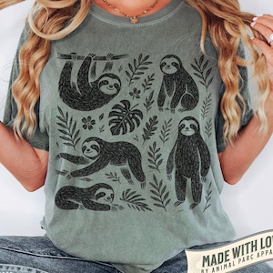 Vintage Sloth T-Shirt, Cute Sloths Graphic Tee, Smiling Sloth Face Shirt, Jungle Wildlife Tee, Comfort Colors Retro Animal Shirt, Gift Sloth