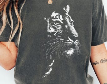 Tiger Vintage Shirt Tiger Graphic Tee, Gift Tiger Lover Wild Cat Shirt Retro Snow Tiger, Dark Tiger Shirt Tiger Gift Wild Animals Shirt