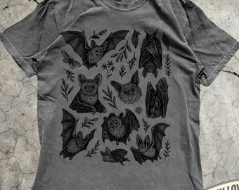 Vintage Bat T-Shirt, Gothic Cottagecore Graphic Tee, Bats 90s T Shirt, Halloween Bats Tee, Halloween Dark Aesthetic Tee, Spooky Animal Shirt