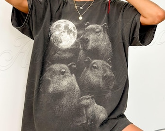 Capybara Full Moon Vintage Graphic Tee Three Capybaras Animal Lover Shirt Funny Wildlife Aesthetic T-Shirt 90s Animal Shirt Capybara Gift