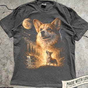 Corgi Howling to The Moon Vintage T-Shirt, 90s Retro Animal Graphic Tee, Corgi Mom Gift, Full Moon Animals Tee, Silly Dog Shirt