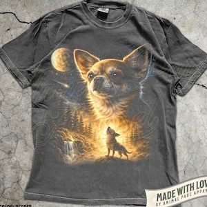 Chihuahua Howling to The Moon Vintage T-Shirt, 90s Retro Animal Graphic Tee, Chihuahua Mom Gift, Full Moon Animals Tee, Silly Dog Shirt