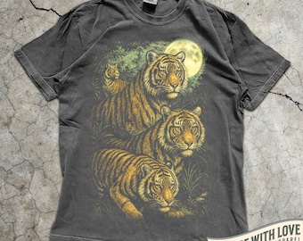 Vintage Tiger Moon T-Shirt Wild Big Cat Graphic Tee with Full Moon Animals Vintage Graphic Retro Wildlife Shirt Nature Gift Unisex Tiger Tee