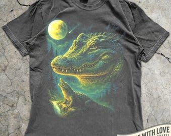 Alligator Full Moon Graphic Tee, Retro Alligator Shirt, Everglades Crocodile Tee, Dark Animal Graphic, Gift Florida Crocodiles 90s Retro Tee