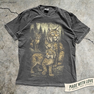 Vintage Lynx Graphic Tee Wildlife Forest Animal T-Shirt Bobcat Nature Shirt Lynx Retro Outdoors Hiking Top Woodland Gift for Animal Lovers