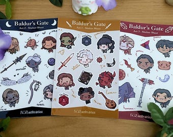 Könnte beinhalten: Drei Stickerbögen mit Charakteren und Gegenständen aus Baldur's Gate. Jedes Blatt ist mit „Act“-Nummern beschriftet. Die Aufkleber zeigen verschiedene Charaktere, Waffen und Symbole, mit der Signatur des Künstlers unten. Das Farbschema umfasst Schwarz, Braun und Rot.
