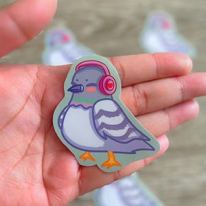 Adesivo piccione con cuffie // adesivo in vinile simpatico uccello per laptop, borraccia, diario. Amanti della musica, natura kawaii estetica uccello