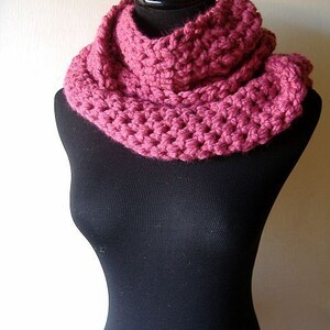 Crochet Cowl, Neck Cowl, Infinity Wrap, Snood, Neck Warmer, Neckwarmer, Magenta Pink
