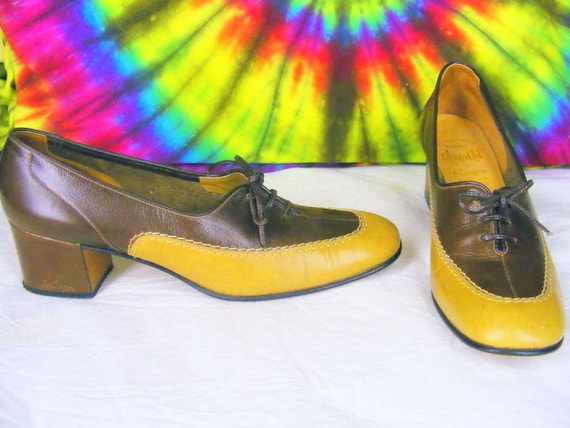 6.5 7 vintage 60's 70's two tone oxfords AMALFI by RANGONI heels pumps brown and tan leather shoes 6.5 7 vintage 60's 70's two tone oxfords AMALFI by RANGONI heels pumps brown and tan leather shoes