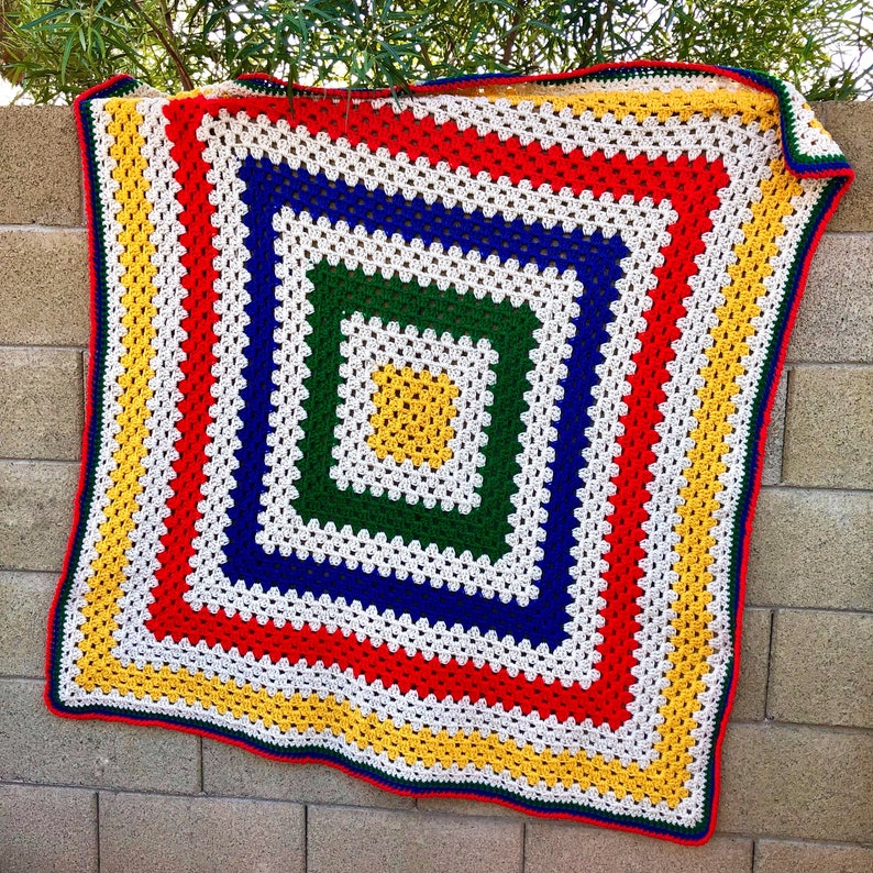 Crochet Pattern Collegiate Throw crochet pattern, crochet blanket pattern, college bedding, team sports blanket pattern, granny squares image 4