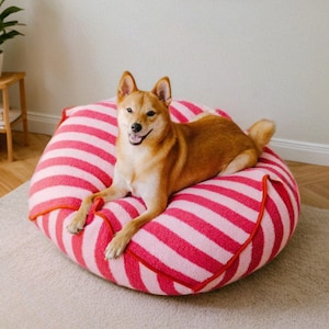 Cozy Striped Dog Bed in Pink and White | Soft Plush Female Dog Bed | Perfect Girl Dog Bed for Comfort | Beanbag style