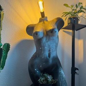 Mannequin lamp - table lamp female