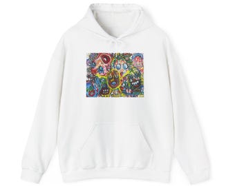 Puede incluir: Sudadera con capucha blanca con un estampado gráfico colorido de caras de dibujos animados. La obra de arte presenta una variedad de expresiones y colores, incluyendo azul, verde, amarillo y rojo. La sudadera tiene un bolsillo delantero y una capucha con cordón.