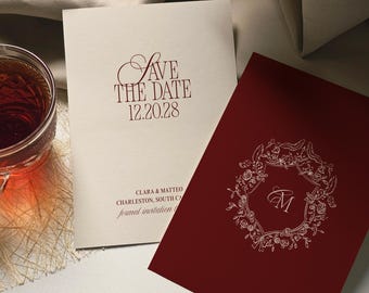 Elegante oude geld uitnodigingssjabloon voor het opslaan van de datum, tijdloze dieprode en crème uitnodiging met trouwwapen, instant download | Clara