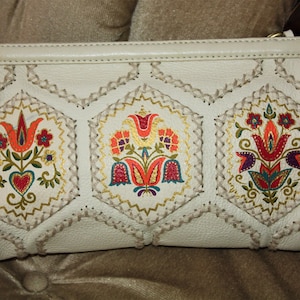 Isabella Fiore Hand Painted Ivory Leather Clutch, Shoulder Bag EUC Free Shipping