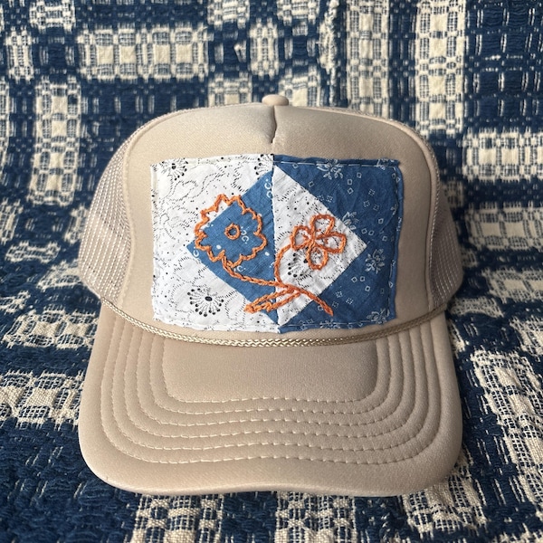 Vintage Quilted mit aufgestickter Blume Trucker Hat