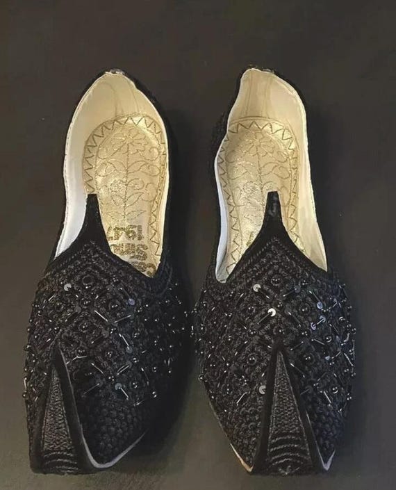 Embroidered Black Khussa Shoes: Handcrafted Indian Pakistani Footwear