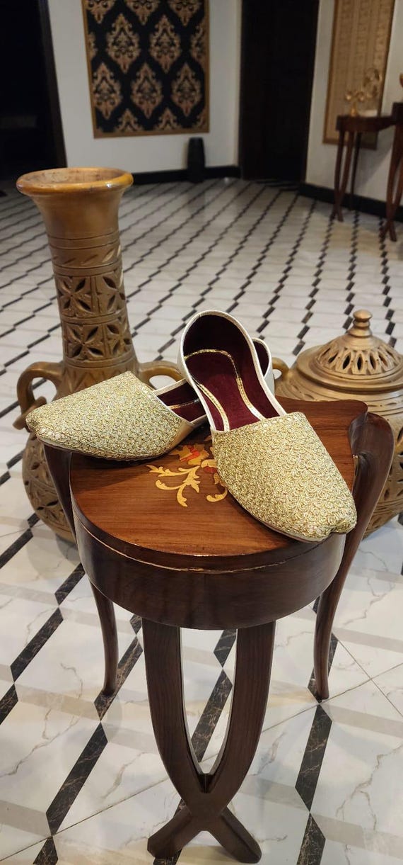 Embroidered Saleem Shahi Khussa Shoes: Handcrafted Indian Pakistani Footwear