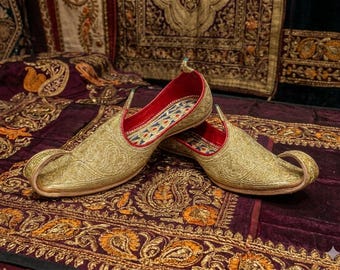 Handmade Embroidered Mens Khussa: Punjabi Wedding Shoes