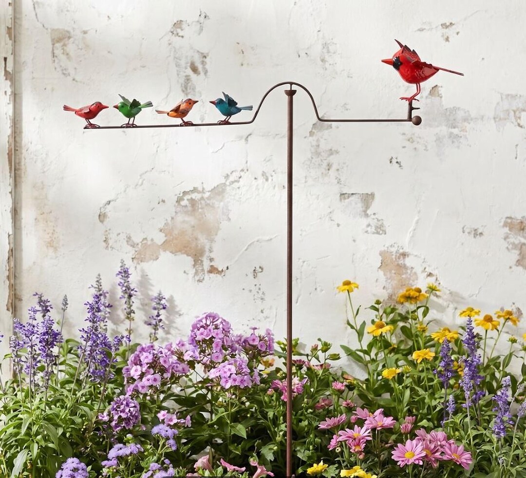Hand Painted Metal Cardinal Balancing Stake With Baby Birds (outdoor ...